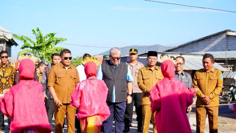 Fahri Hamzah Resmikan Penataan Kawasan Kumuh Desa Soro, Dompu Harap Dukungan Lanjutan dari Pusat