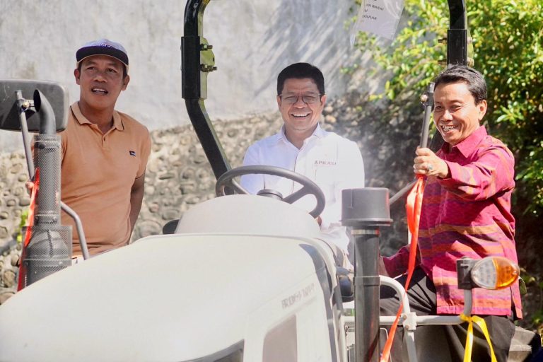 Dompu Catat Surplus Padi, Petani Kembali Dapat Dukungan Alsintan