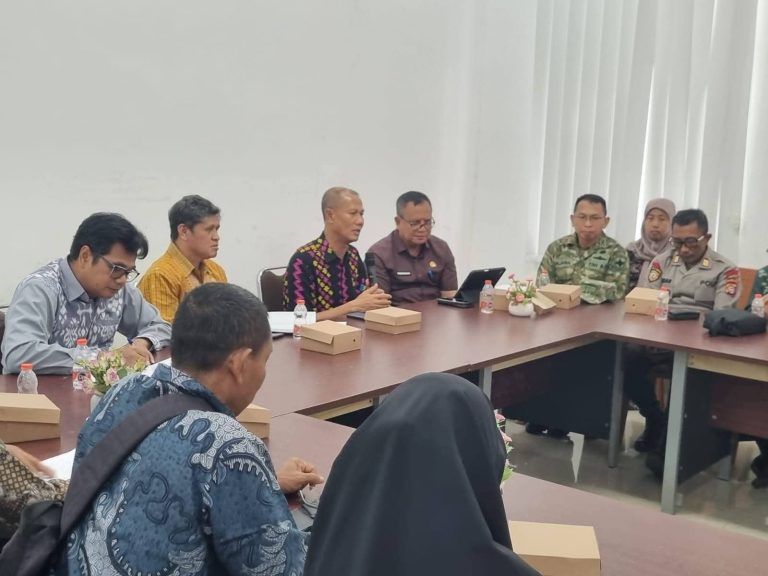 Rapat Koordinasi Penanganan Anjing Liar di KLU