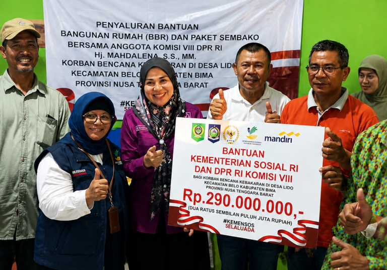 Hj. Mahdalena Salurkan Bantuan Rp290 Juta untuk Korban Kebakaran di Desa Lido