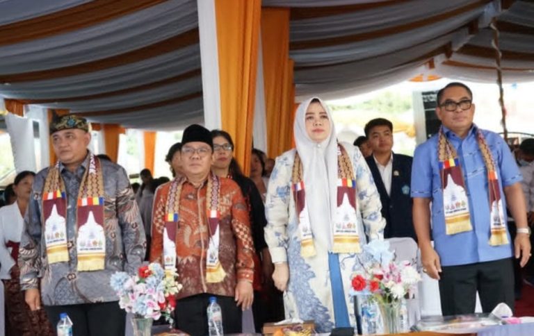 Bupati Najmul Siapkan Layanan Pernikahan Umat Buddha, Wagub NTB: Keberagaman Adalah Kekuatan