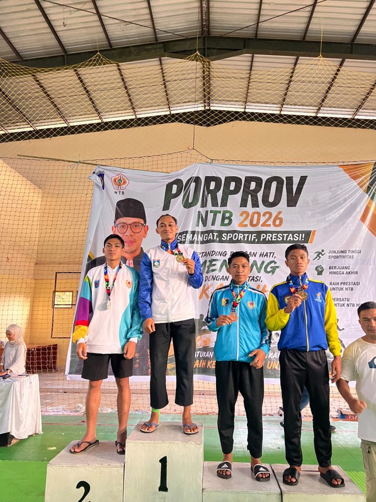Prestasi Membanggakan, Mahasiswa Fakultas Hukum UMMAT Nurhamdi Said Raih Emas Pencak Silat Porprov NTB
