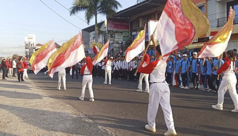 Semarak HUT ke-81 RI, NTB Luncurkan Gerakan Pembagian Bendera Merah Putih Lewat Senam Bersama dan Jalan Sehat