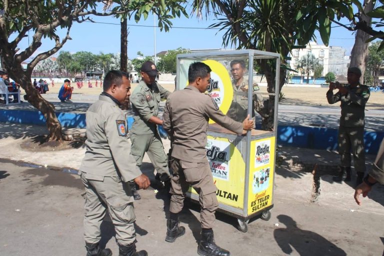 Trotoar dan Ruang Publik Ditertibkan, PKL di Kota Bima Ditegur