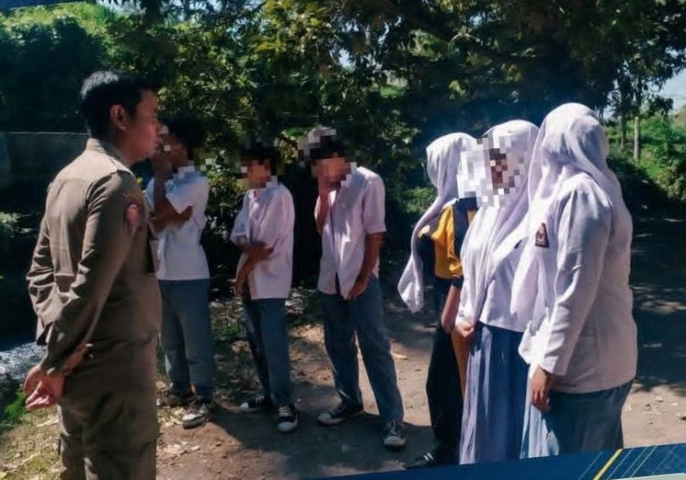 Ketika Bolos Bukan Sekadar Bolos: Ada Luka yang Diam-Diam Meminta Didengar