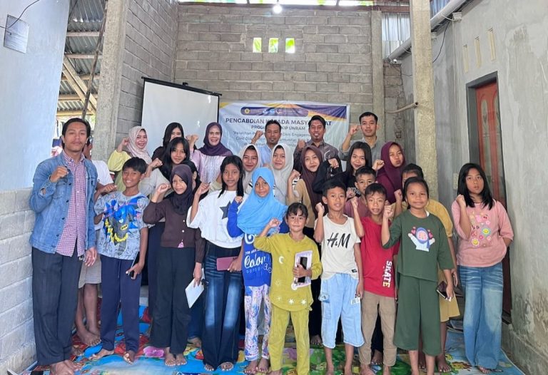 Tingkatkan Kepedulian Sosial Generasi Muda, Dosen FKIP Unram Gelar Pelatihan Kewarganegaraan Berbasis Komunitas